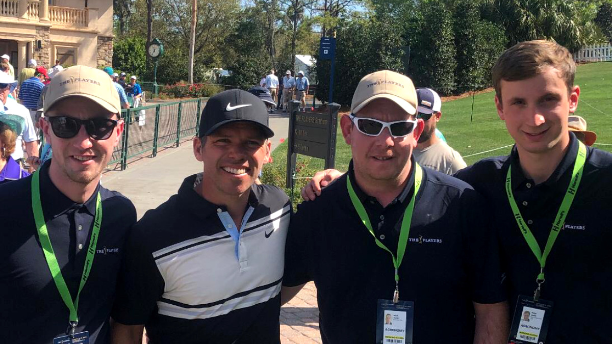 Paul Casey with the BIGGA volunteers.jpg