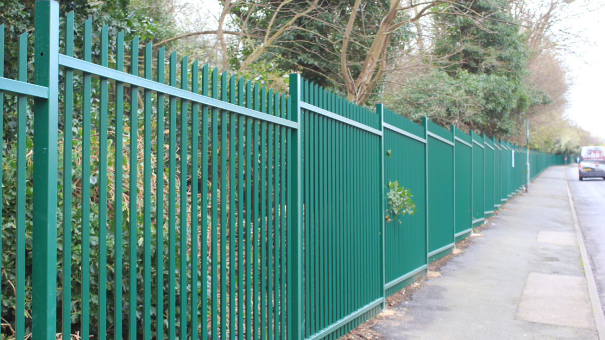 Metal anti-climb fencing_2360.jpg