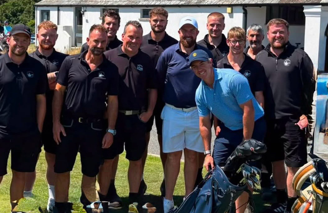 Rorywiththegreenkeepers.jpg