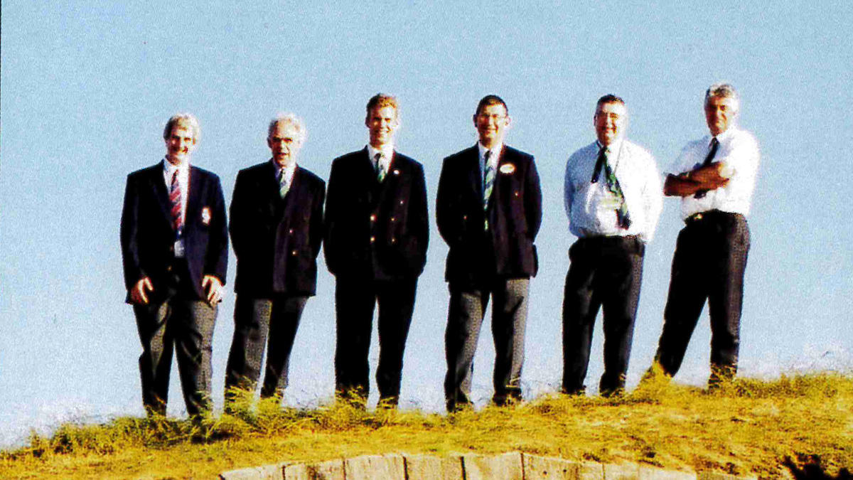 The staff team with BIGGA starter Ian Holoran.jpg